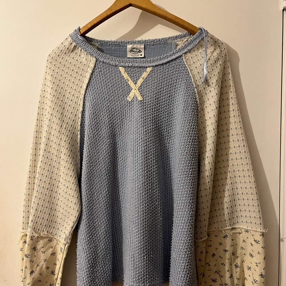 Women's Blue and Cream Sweater
